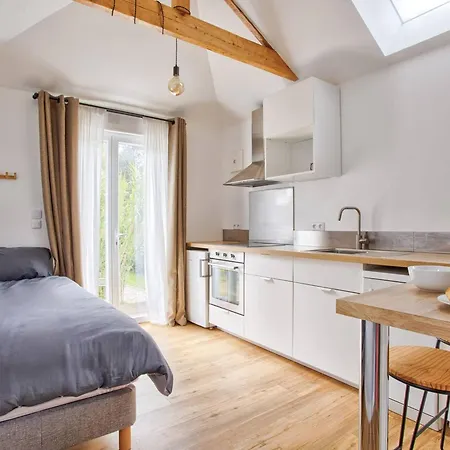 Apartment Maisonnette Cosy Independante Au Centre De Merville-franceville - Fr-1-788-64