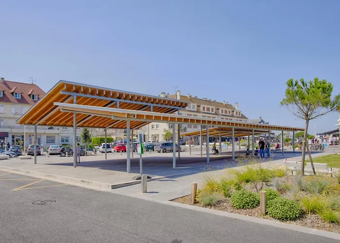 Maison Chaleureuse Et Lumineuse Au Coeur De - Fr-1-788-64 * Merville-Franceville-Plage